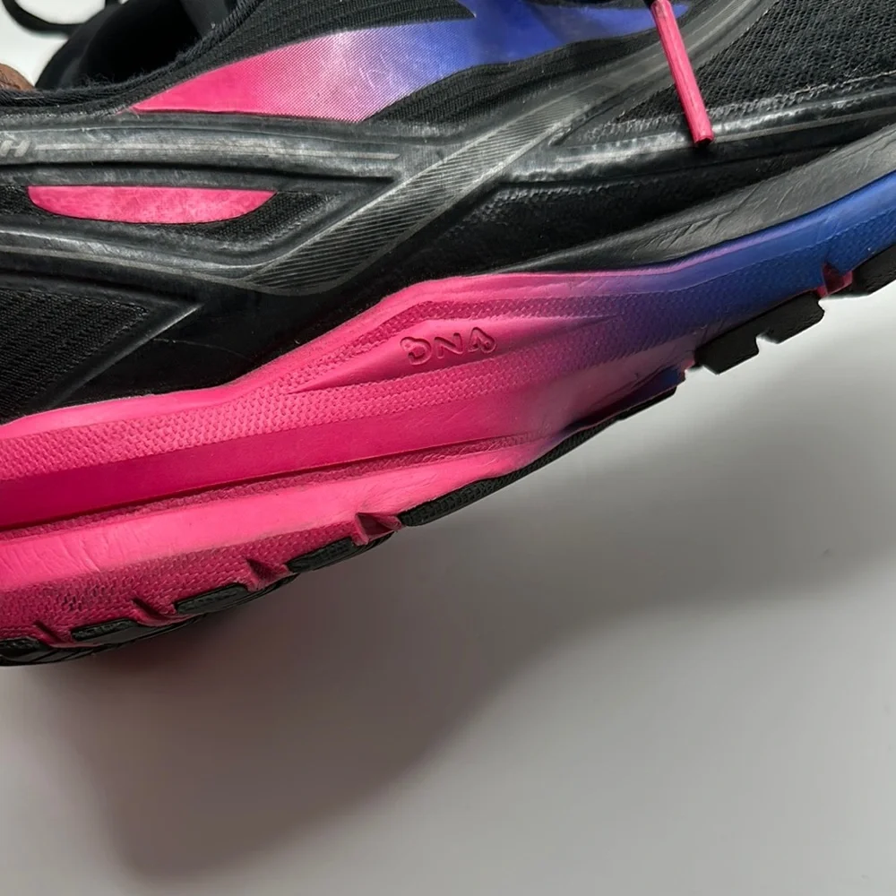 Brooks Sz 9 Launch 4 DNA Women's Athletic Shoes - Black, Pink, and Blue